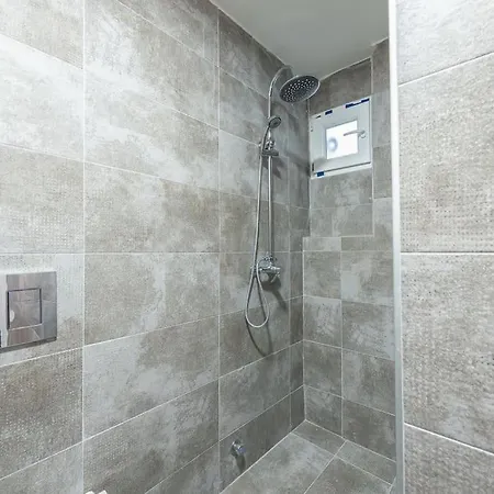 Veni Central View 2bdr Apt Athens